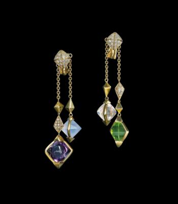 A pair of ear clip pendants by Bulgari - Gioielli