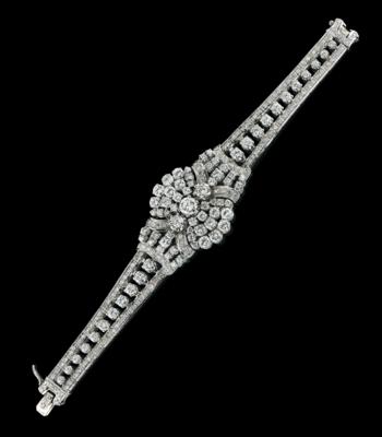 A diamond bracelet, total weight c. 11 ct - Gioielli