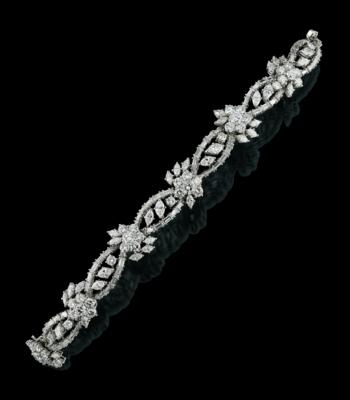 A diamond bracelet, total weight c. 26 ct - Šperky
