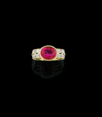 A diamond ring with a ruby c. 2.20 ct - Jewels