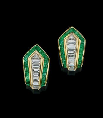 A pair of diamond and emerald ear clips by by Faraone - Gioielli