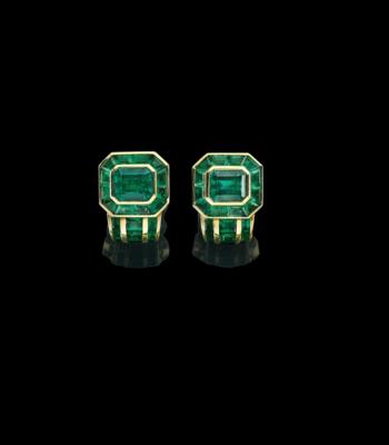 A pair of ear clips with Columbian type emeralds by Hemmerle, total weight c. 5.50 ct - Jewels