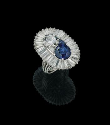 A diamond and sapphire ring by Kutchinsky - Šperky