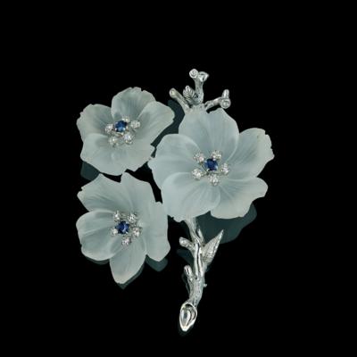 A floral brooch - Gioielli scelti