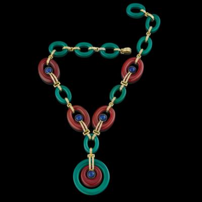 A brilliant and carnelian necklace with green stained chalcedonies - Exquisite Jewels