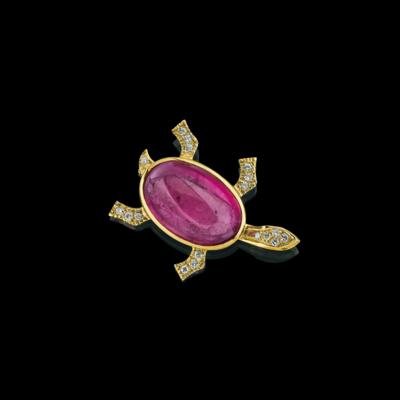 A brilliant, sapphire and tourmaline tortoise brooch - Exquisite Jewels