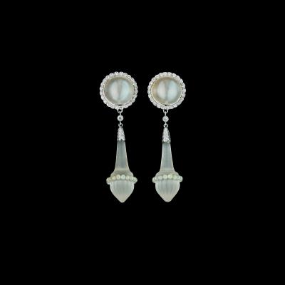 A pair of brilliant and cultured pearl ear stud pendants - Exkluzivní šperky