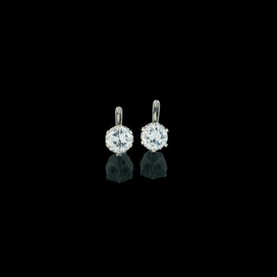 A pair of brilliant solitaire ear pendants total weight c. 2.80 ct - Gioielli scelti