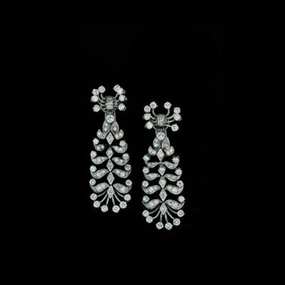 A pair of diamond ear pendants total weight c. 4.30 ct - Gioielli scelti