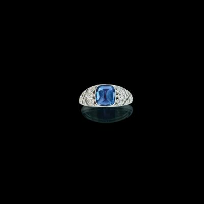 A diamond ring with an untreated sapphire c. 3.50 ct - Gioielli scelti