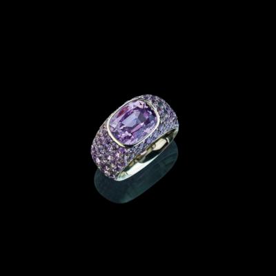 A ring with an untreated sapphire by Hemmerle c. 7 ct - Gioielli scelti