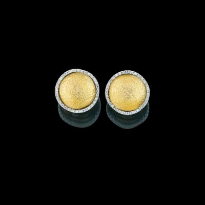 A pair of ear clips by Roberto Coin - Exkluzivní šperky
