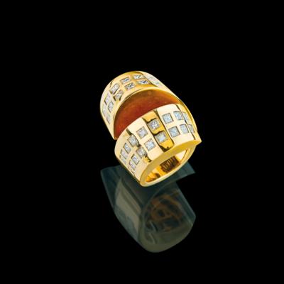 A diamond ring by Vhernier, total weight c. 2.70 ct - Exquisite Jewels