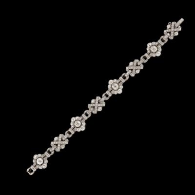 An Old-Cut Diamond Bracelet, Total Weight c. 4 ct - Exquisite Jewels