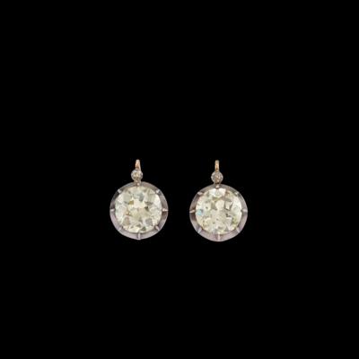 A Pair of Old-Cut Diamond Ear Pendants, Total Weight c. 6.60 ct - Gioielli scelti