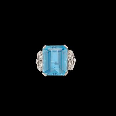 An Aquamarine Ring c. 13.50 ct - Gioielli scelti