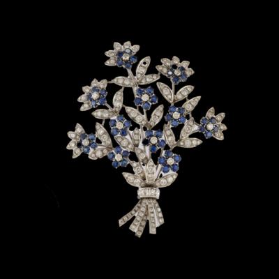 A Brilliant and Sapphire Brooch in the Shape of a Floral Bouquet - Gioielli scelti