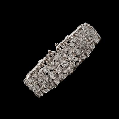 A Diamond Bracelet, Total Weight c. 9 ct - Gioielli scelti