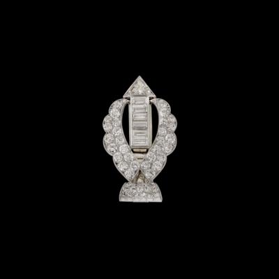 A Diamond Dress Clip, Total Weight c. 3 ct - Exquisite Jewels