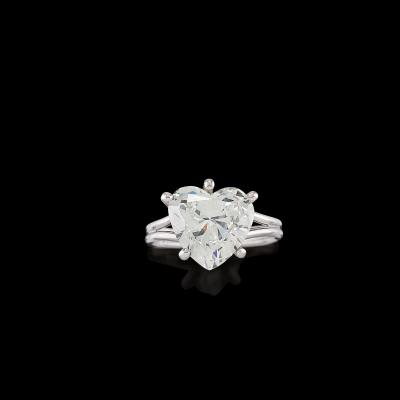 A Diamond Solitaire Ring 4.60 ct - Exquisite Jewels