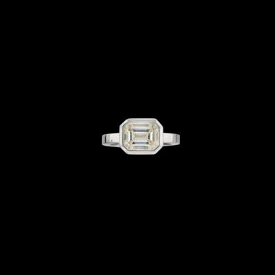 A Diamond Solitaire Ring c. 3.23 ct - Gioielli scelti