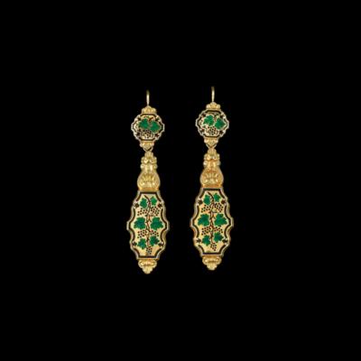 A Pair of Enamelled Ear Pendants - Gioielli scelti