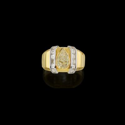 A Diamond Ring by Faraone, Total Weight c. 2 ct - Gioielli scelti