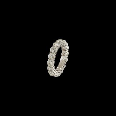 A Brilliant Memory Ring by Graff, Total Weight c. 5 ct - Exquisite Jewels