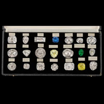 A Set of Replicas of Historical Diamonds - Gioielli scelti
