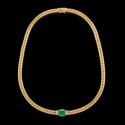 An Emerald and Diamond Necklace by Wellendorf - Gioielli scelti