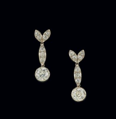 A pair of old-cut diamond ear pendants from an old European aristocratic collection, total weight c. 6.30 ct - Exkluzivní šperky