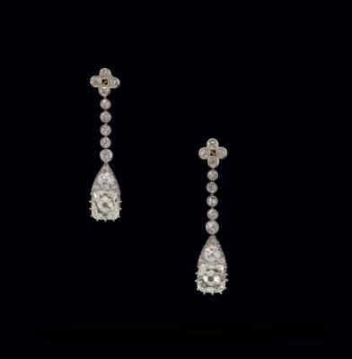 A pair of old-cut diamond pendant ear screws total weight c. 4.80 ct - Exkluzivní šperky