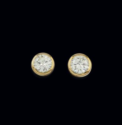 A pair of brilliant solitaire ear studs total weight c. 5 ct - Gioielli scelti
