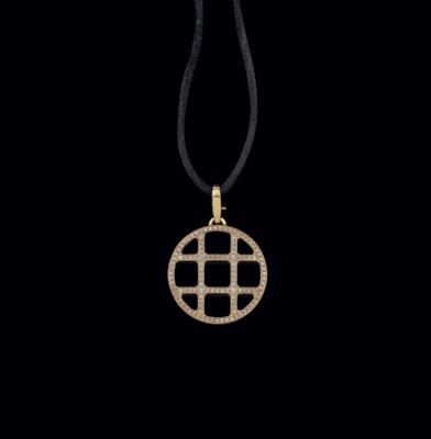 A ‘Pasha’ pendant by Cartier - Exquisite Jewels