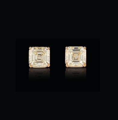 A pair of diamond ear studs total weight 16.41 ct - Gioielli scelti