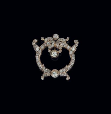 A diamond brooch from an old European aristocratic collection, total weight c. 3 ct - Exquisite Jewels