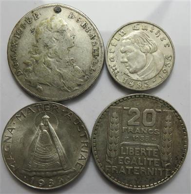 International (ca. 107, davon ca. 19 AR) - Monete e medaglie