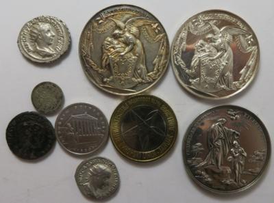 International (9 Stk., davon 7 AR) - Coins and medals