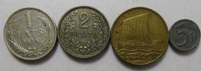 Nordost-, Ost-, Südosteuropa (ca. 1390 Stk. AE/MET, vereinzelt auch AR in 22 Lindnerladen) - Monete e medaglie