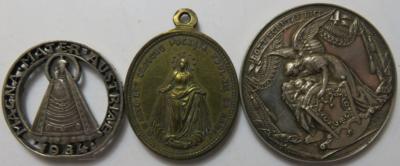 Religion (8 Stk., davon 3 AR) - Münzen und Medaillen