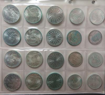 Alle Welt (ca. 320 Stk. in Album) - Coins and medals