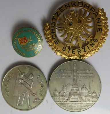 International (ca. 100 Stk., davon ca. 33 AR) - Coins and medals