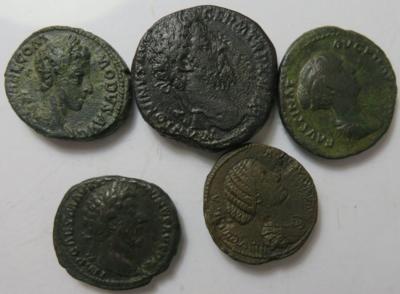 Marcus Aurelius, Lucius Verus und Commodus (ca. 33 Stk., davon 2 AR) - Münzen und Medaillen