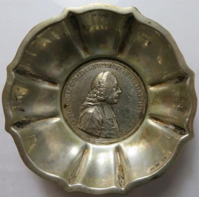 Silberschale mit Galvano der Medaille 1761 - Mince a medaile
