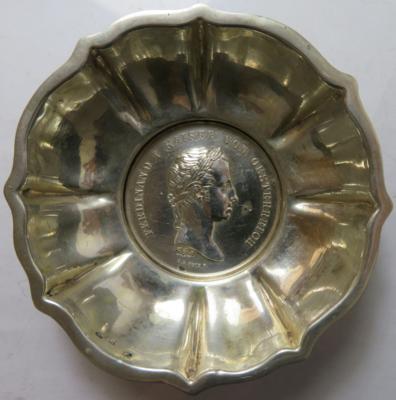 Silberschale mit Galvano der Medaille 1843, Turmspitze des Stephansdoms - Mince a medaile