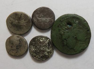 Römische Republik (5 Stk., davon 4 AR) - Mince a medaile