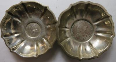 Silberschalen mit österr. Silbermünzen (2 Stk.) - Coins and medals