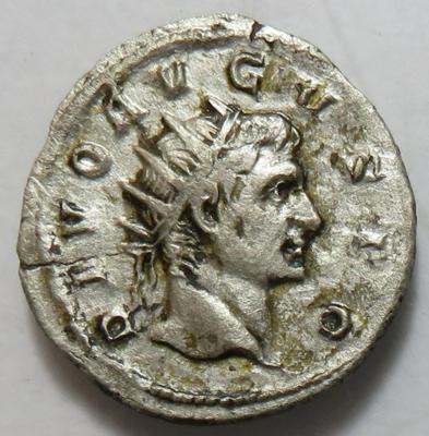 Traianus Decius für Divus Augustus - Coins and medals