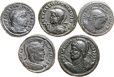 (14 Bronzemünzen auf Lindnerlade) keine Doubletten;"Büsten mit Helmen" - Coins, medals and paper money