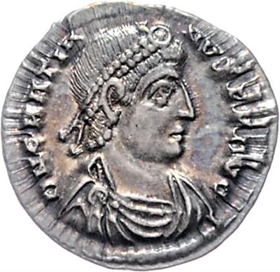 Gratianus 367-383 - Münzen und Medaillen